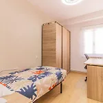With 3 Bedrooms * 萨拉戈萨