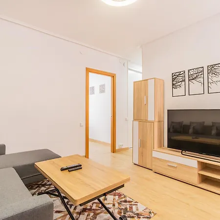 With 3 Bedrooms شقة