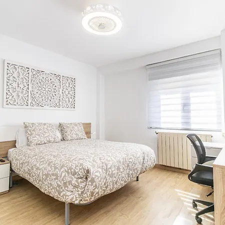 With 3 Bedrooms Appartement
