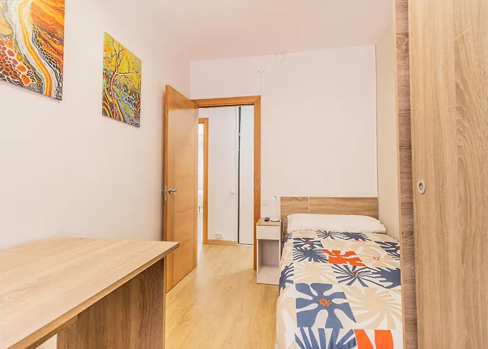 With 3 Bedrooms Saragosse