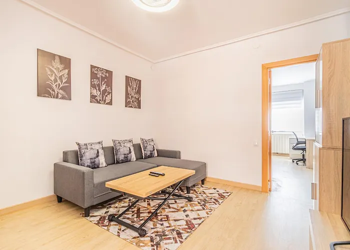 With 3 Bedrooms Saragosse